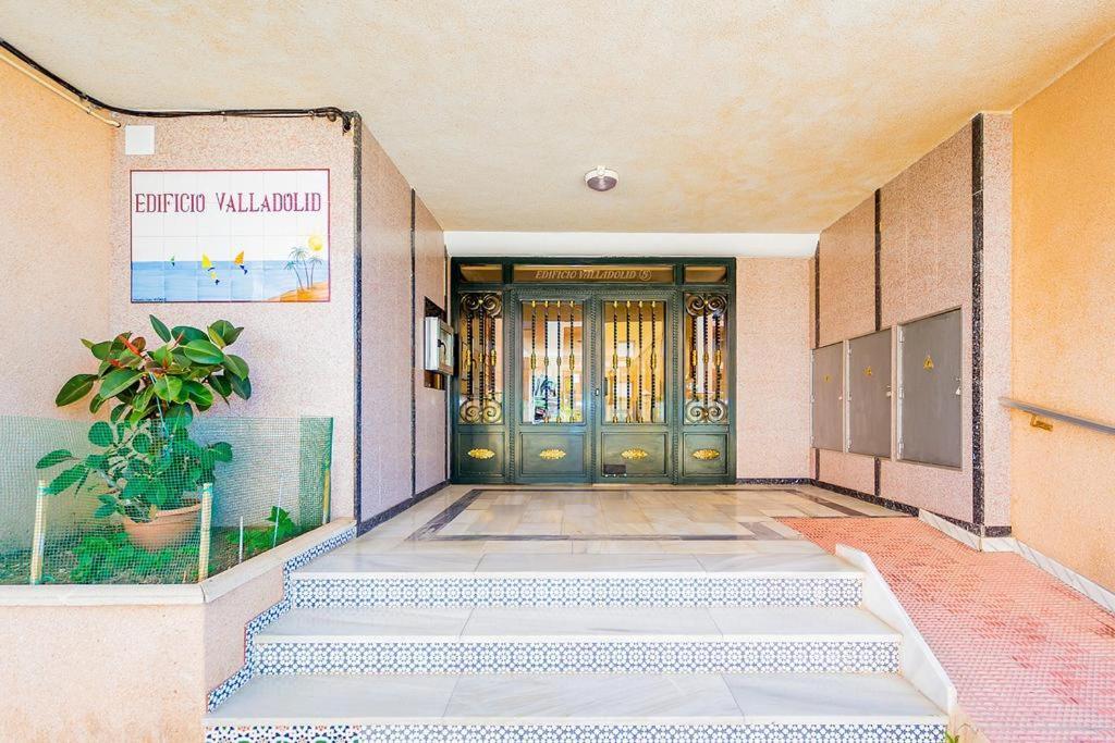 Apartamento Amarillo Soleado Torrevieja Exterior foto